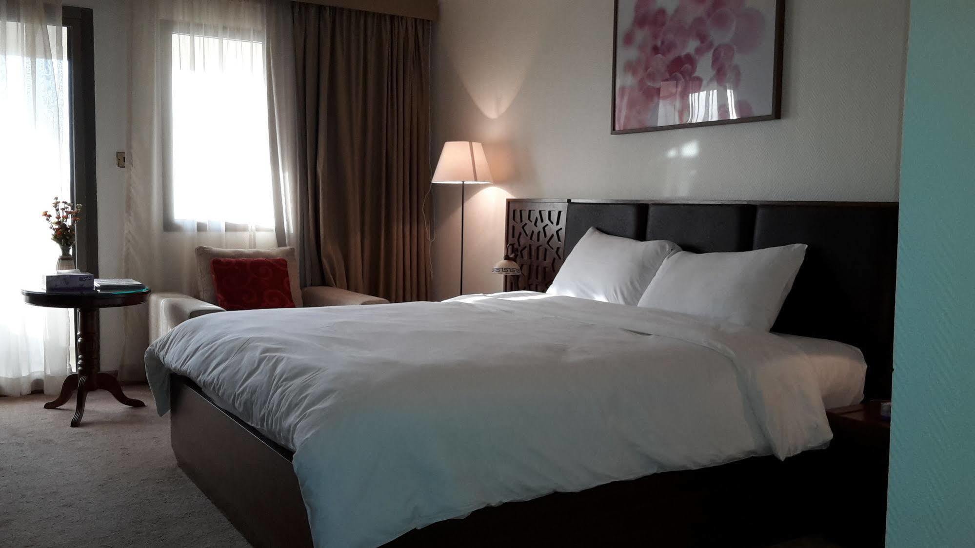 New Park Hotel Kuwejt Zewnętrze zdjęcie